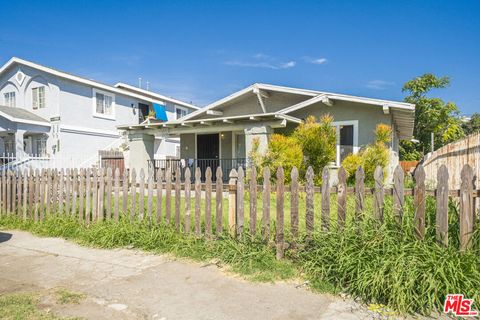 Photo of 229 E 85th Street #231 12, Los Angeles, CA 90003 (MLS # 25598213)