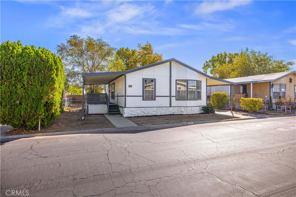 45111 25th E 52