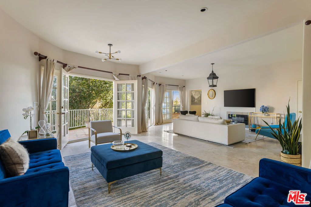 Photo of 8221 Monteel Road, Los Angeles, CA 90069 (MLS # 25600549)