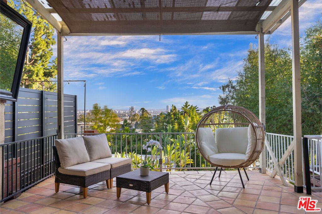 Photo of 8221 Monteel Road, Los Angeles, CA 90069 (MLS # 25600549)