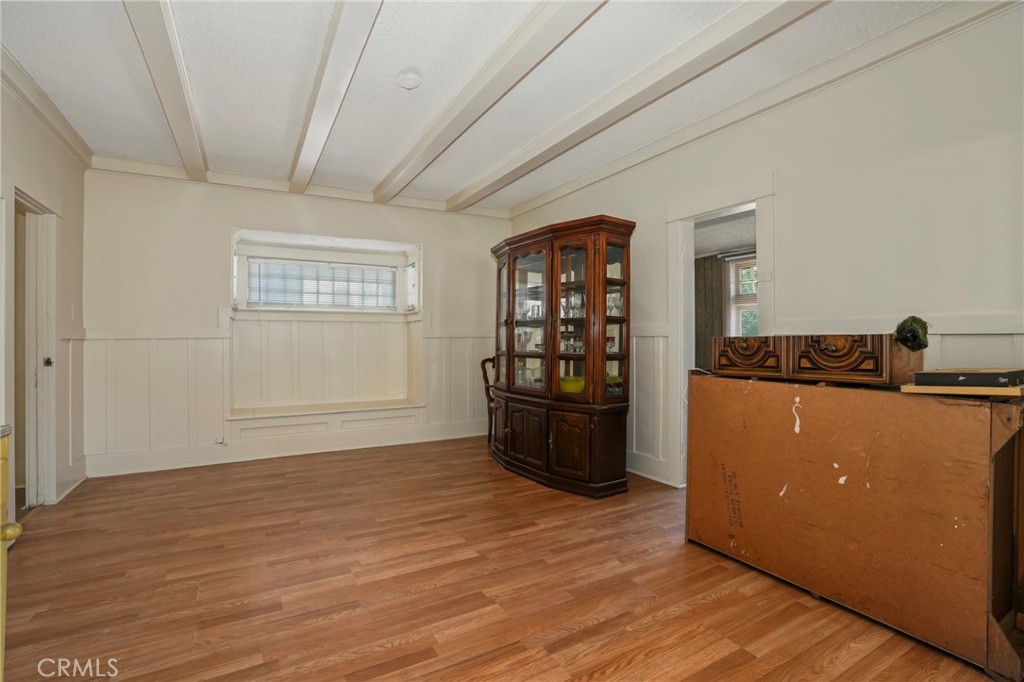 1037 W 46th Street