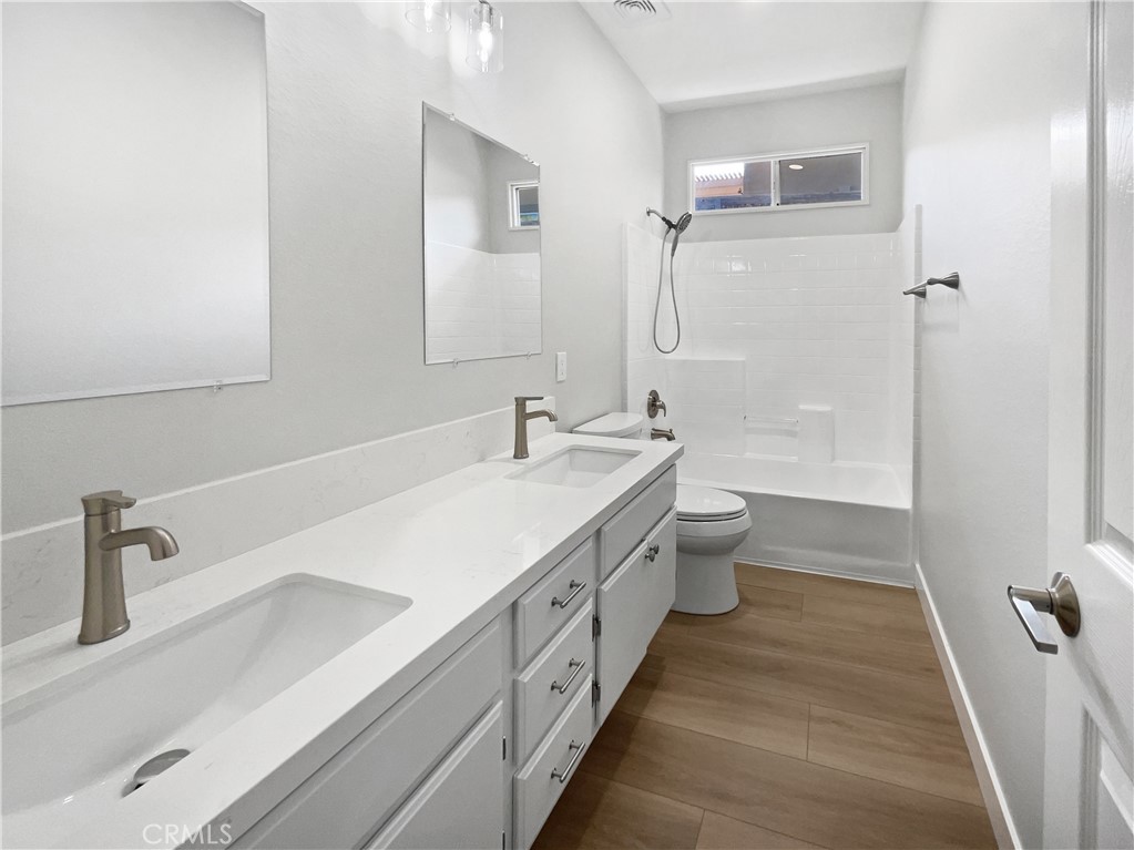 Eagle Glen - Residential
