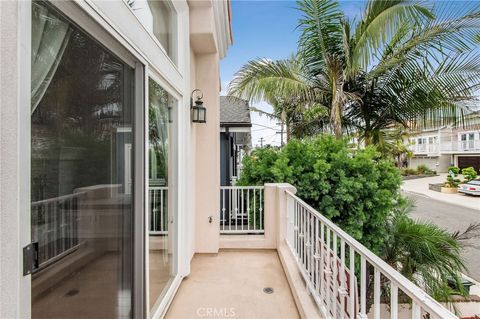 Tiny photo for 1720 Carlson Ln, Redondo Beach, CA 90278 (MLS # SB25219713)
