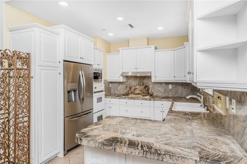 Tiny photo for 1720 Carlson Ln, Redondo Beach, CA 90278 (MLS # SB25219713)