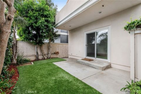 Tiny photo for 1720 Carlson Ln, Redondo Beach, CA 90278 (MLS # SB25219713)