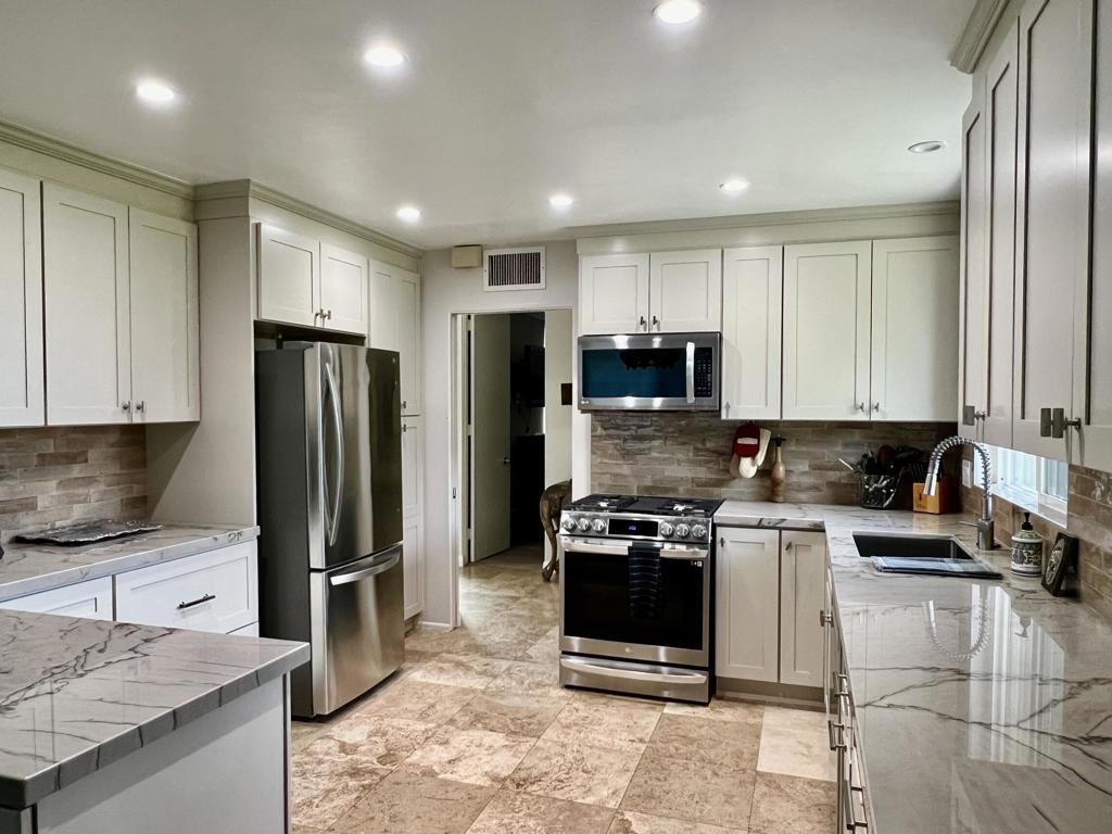 76850 Sandpiper Drive