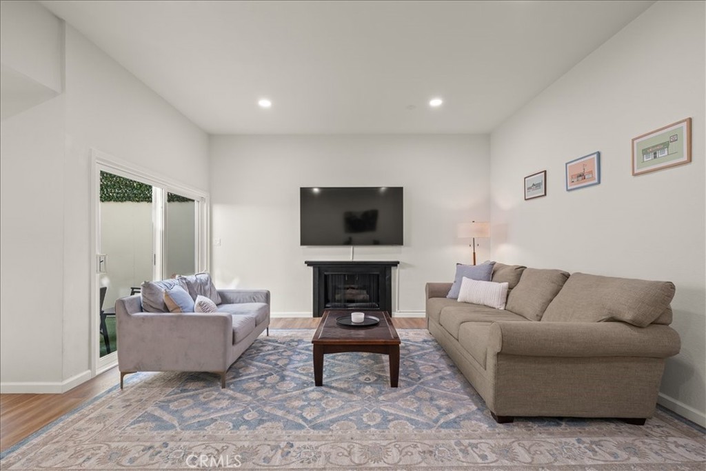 Properties 3 308 1/2 Commonwealth Avenue