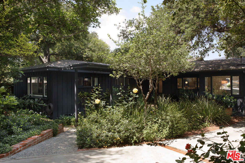 Properties 1 8427 Oswego Street