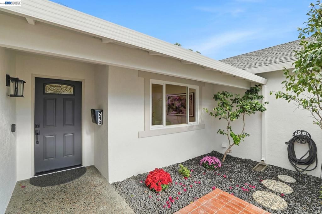Photo of 240 240 Carmelita Pl Pl, Fremont, CA 94539 (MLS # 41125791)