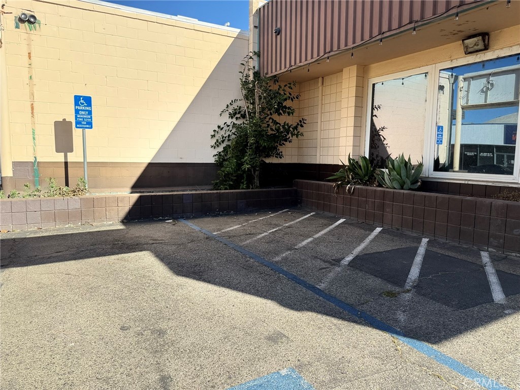 Real property and fully operating restaurant with a full bar and ABC 47 liquor license in a prime Merced location!
Great opportunity to own a spacious, fully equipped restaurant just minutes from downtown Merced, shipping centers, and major highways. The sale includes all equipment and fixtures: tables, chairs, commercial kitchen appliances, refrigerators, dishwashers, cookware and dishes - everything you need! There is also a private room ideal for parties or events, and space for a small band or DJ setup. Front and rear access makes for easy customer entry and efficient deliveries with rear alley loading access. This property offers endless potential. With vision and creativity this can be transformed into your dream restaurant and a thriving hotspot in a growing area.