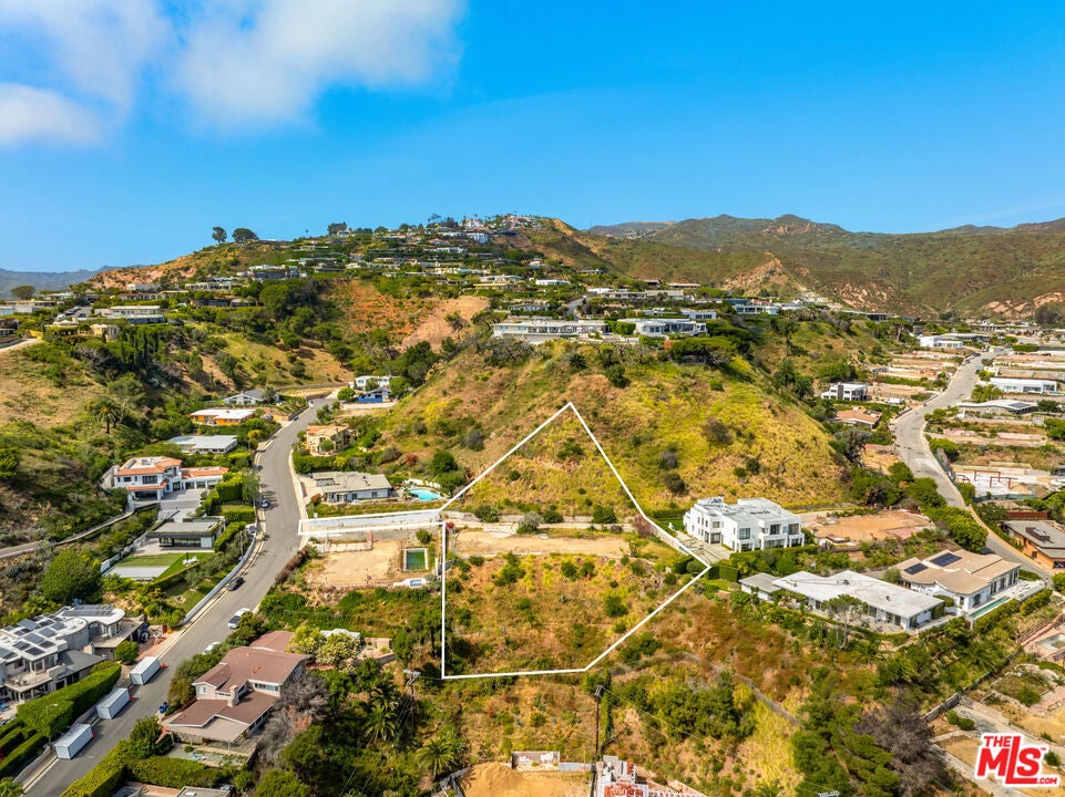1026 Enchanted Way