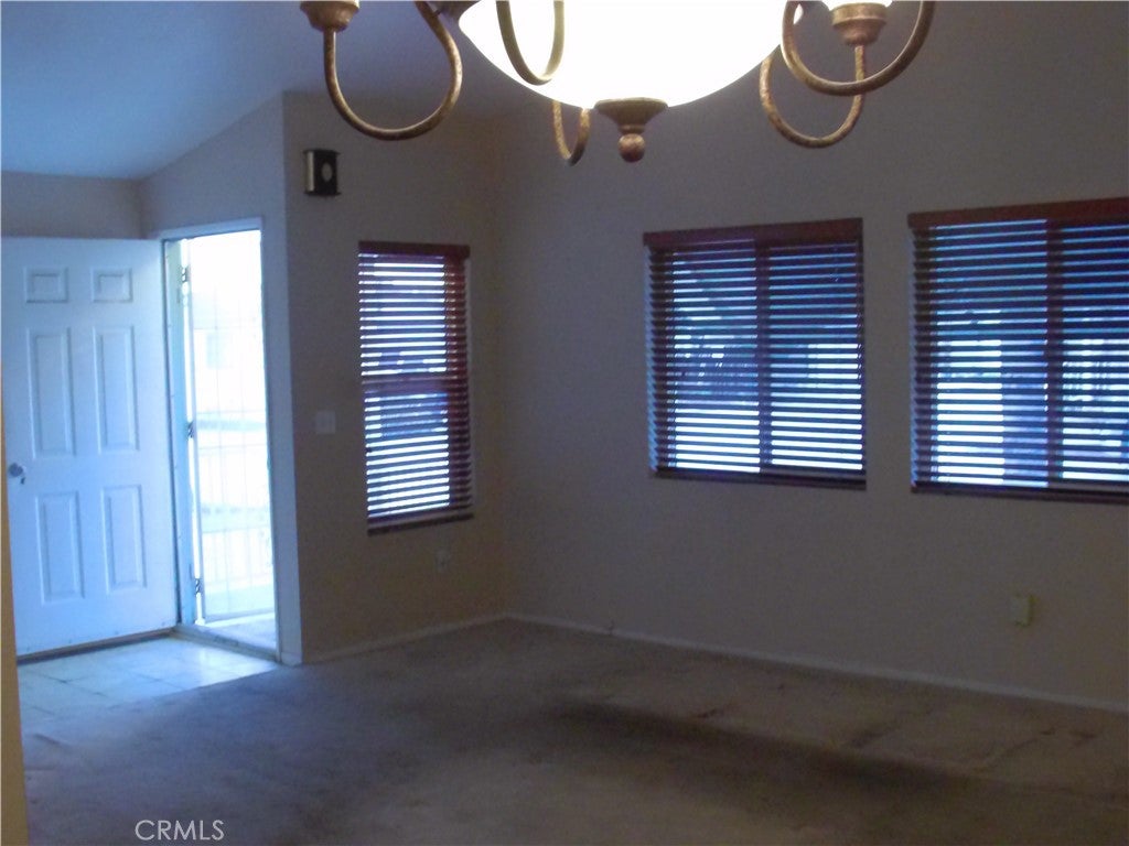 27250 Murrieta 368