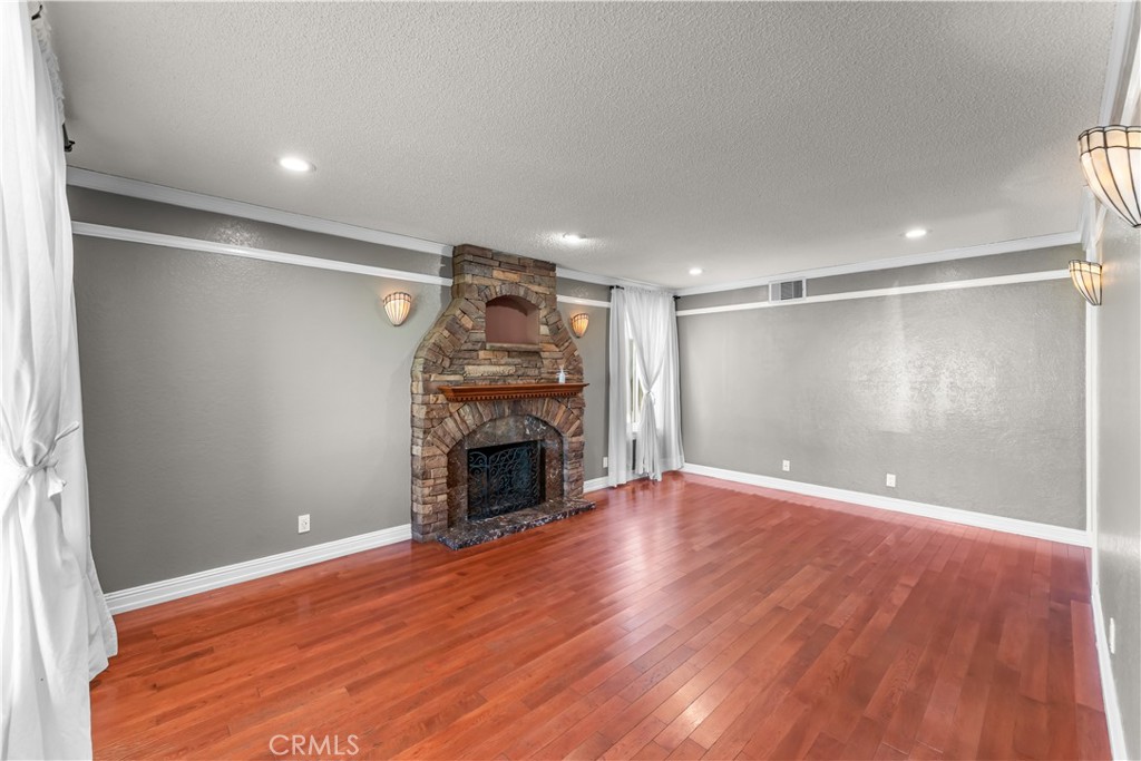 1368 N Balboa