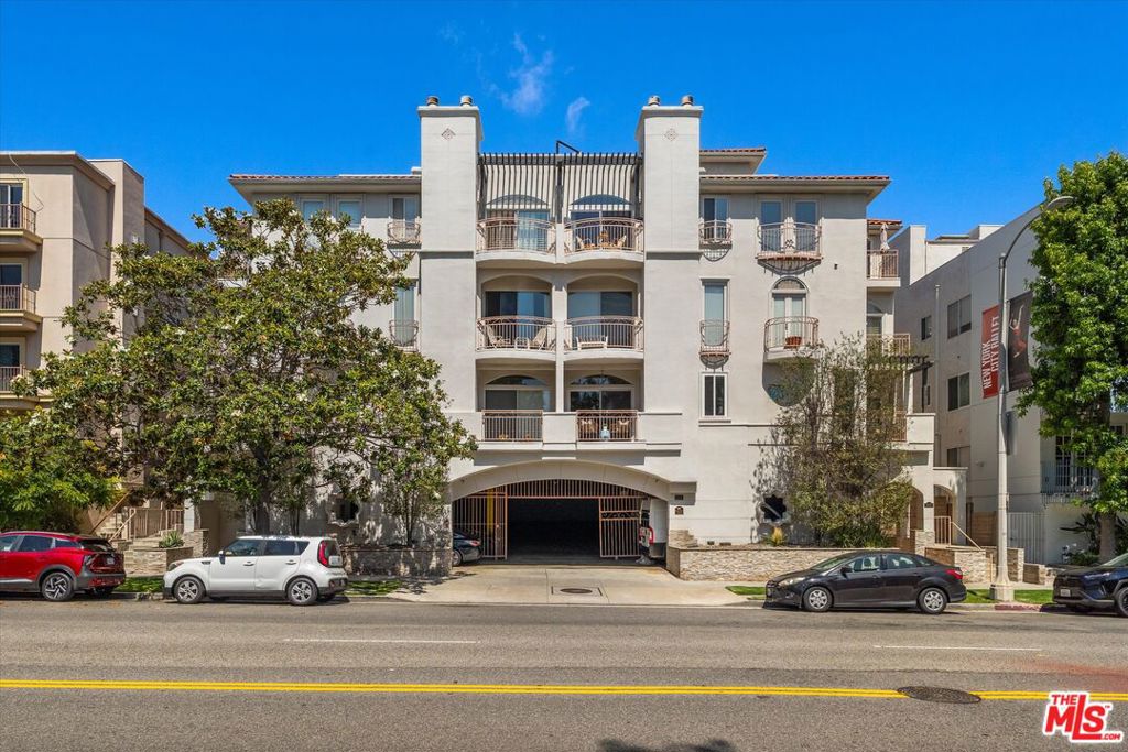 1920 S Beverly Glen Boulevard 101