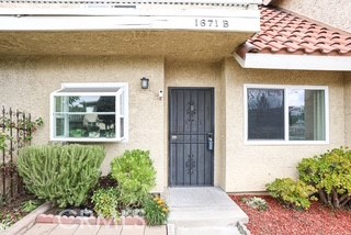 1671 E Kingsley B