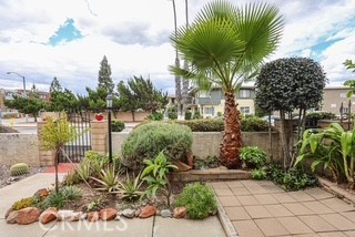1671 E Kingsley B
