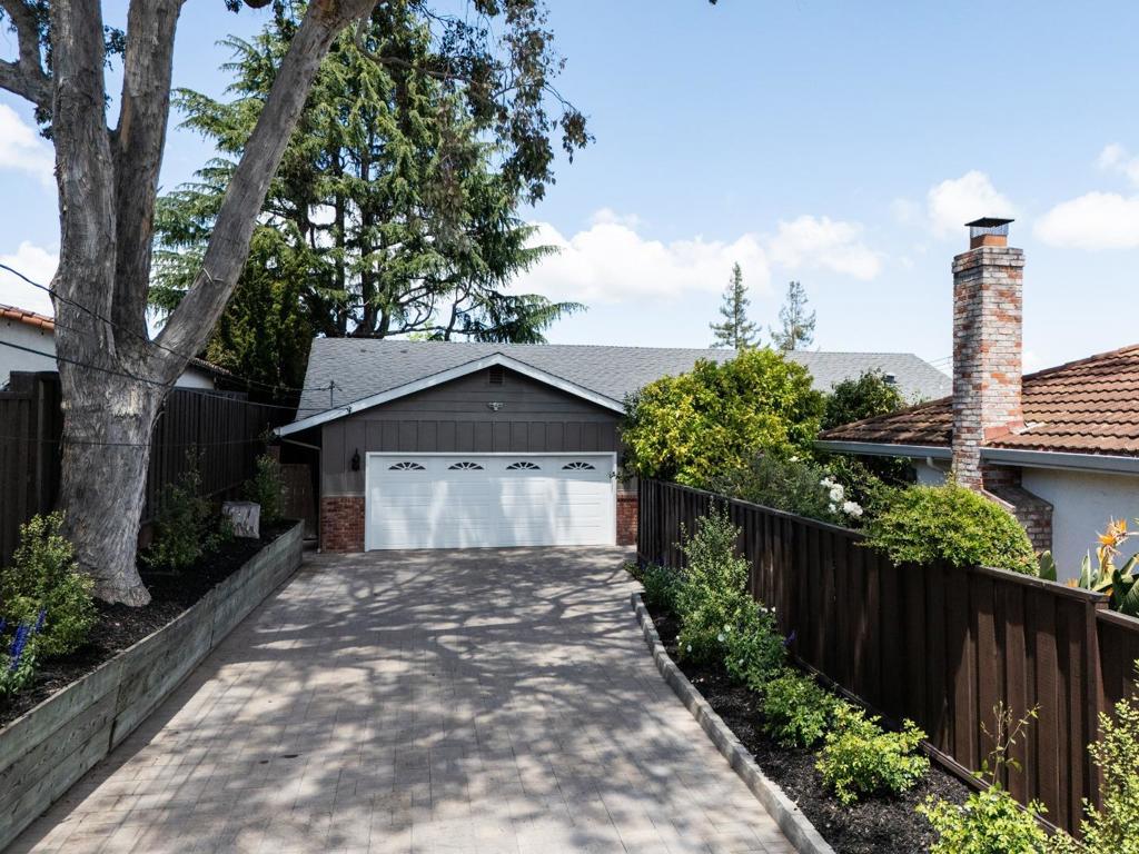 2910 Sherwood Drive