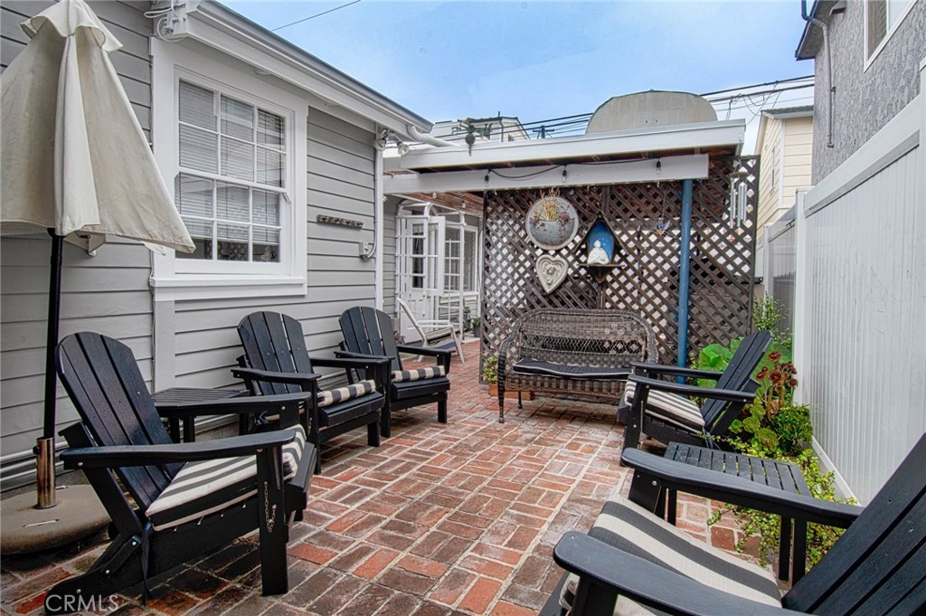 209 Agate Avenue