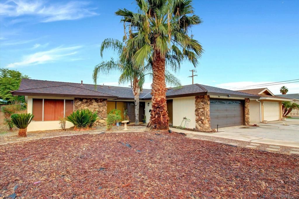 Photo of 415 S S Gilbert St St, Hemet, CA 92543 (MLS # 250040303SD)