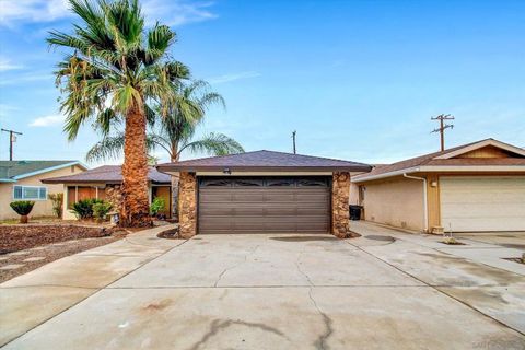 Photo of 415 S S Gilbert St St, Hemet, CA 92543 (MLS # 250040303SD)