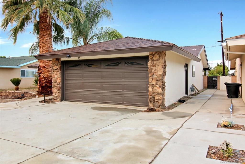 Photo of 415 S S Gilbert St St, Hemet, CA 92543 (MLS # 250040303SD)