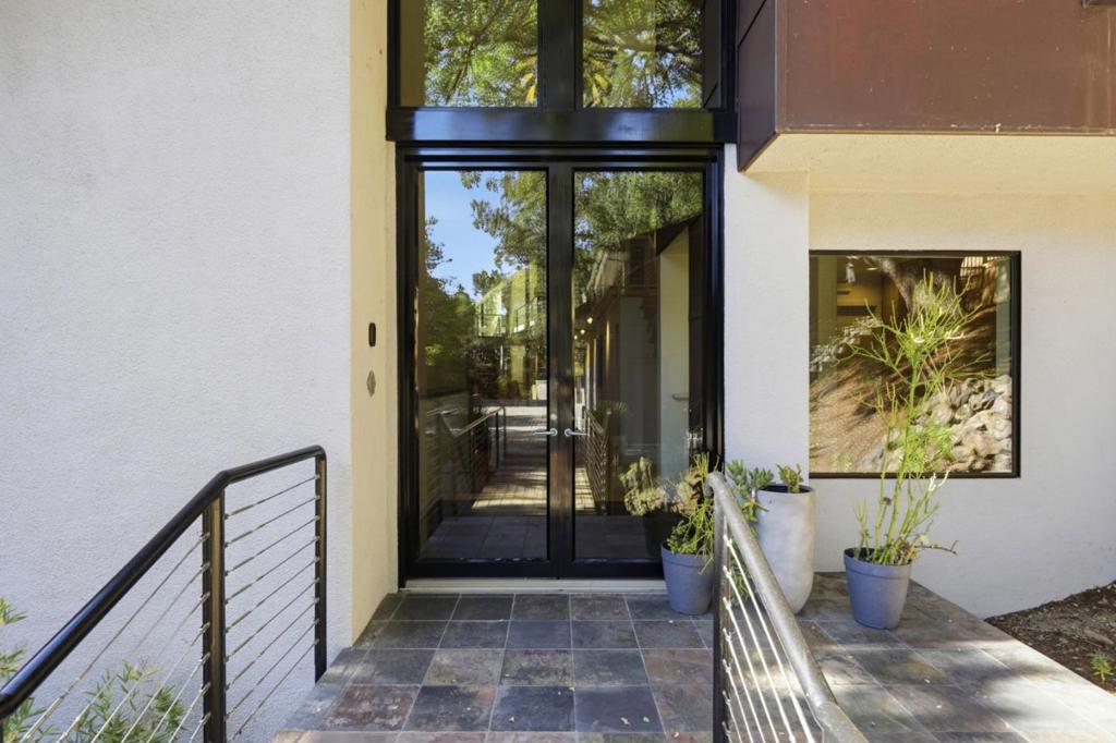 217 Mistletoe Road