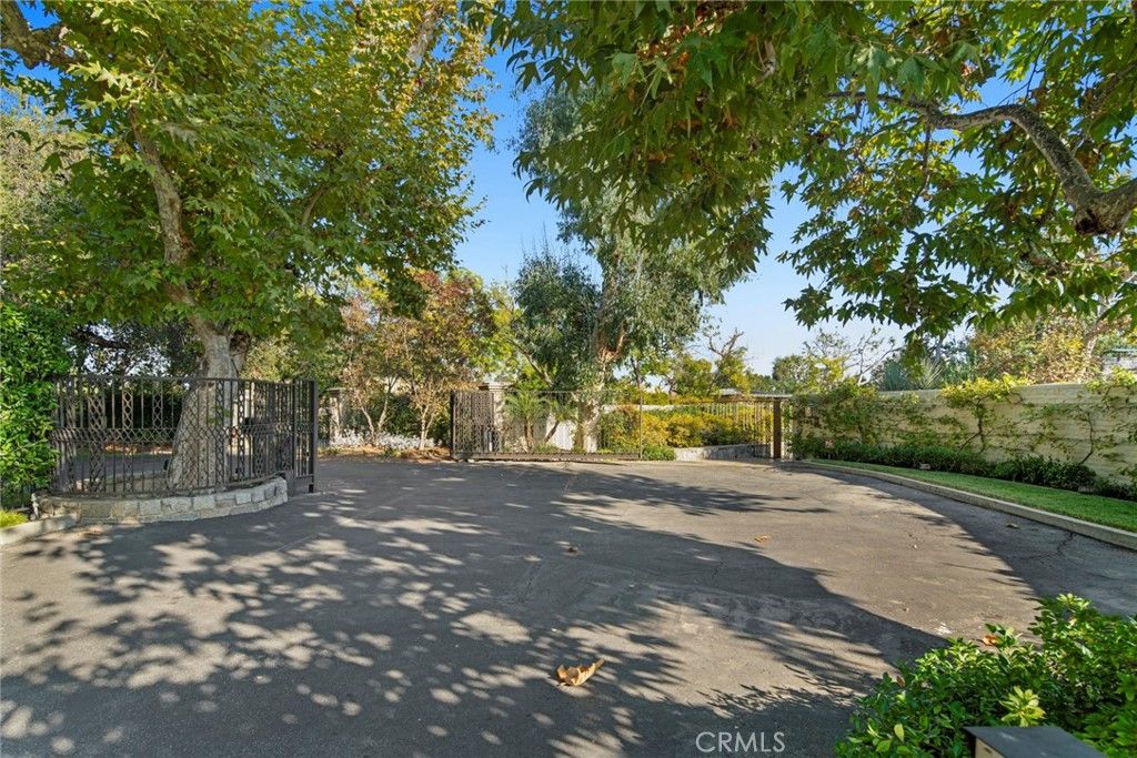 Photo of 1458 Hillcrest, Pasadena, CA 91106 (MLS # PW25259101)