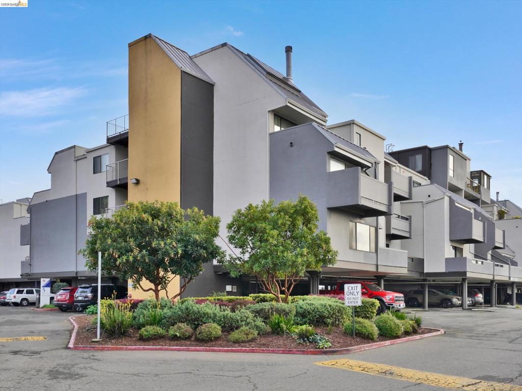 5 Embarcadero West