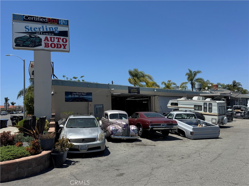 2075 Lomita Boulevard