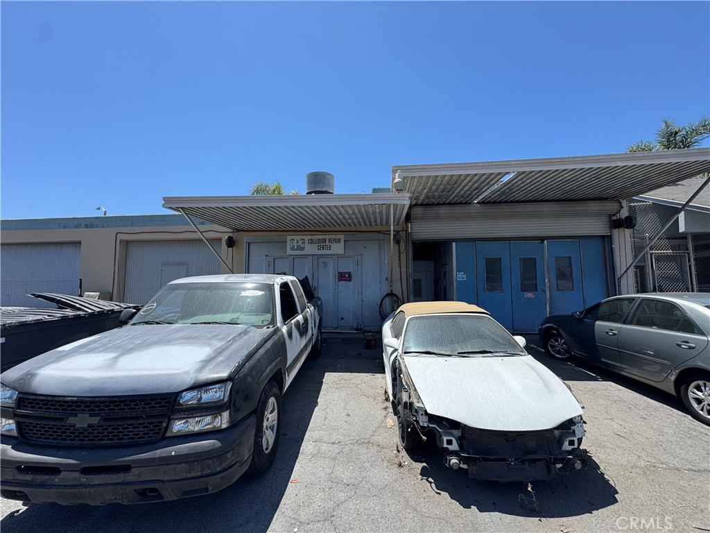 2075 Lomita Boulevard