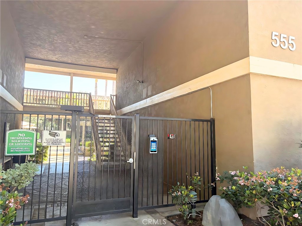 555 S La Veta Park 234