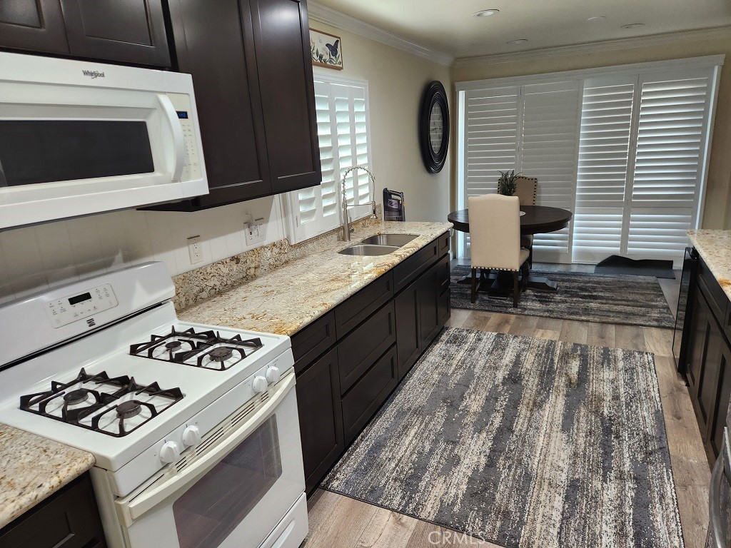 2697 W Parkside Lane