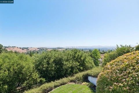Photo of 905 Dana Highlands Ct CT, Lafayette, CA 94549 (MLS # 41152645)