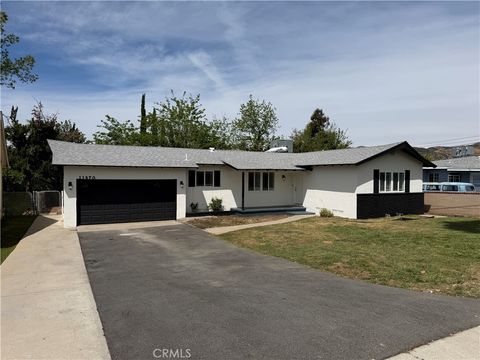 Photo of 11970 2nd St, Yucaipa, CA 92399 (MLS # IV26080761)