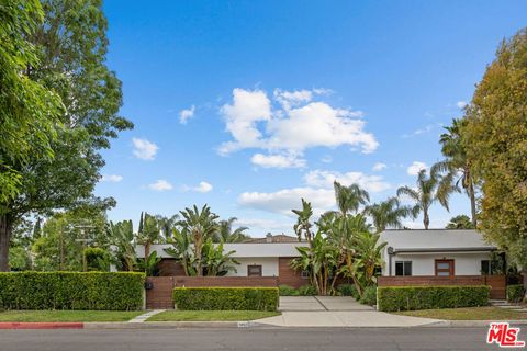 Photo of 5051 Noble Avenue, Sherman Oaks, CA 91403 (MLS # 26827453)