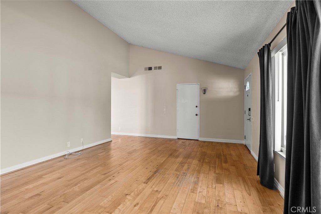 5695 Bloomfield