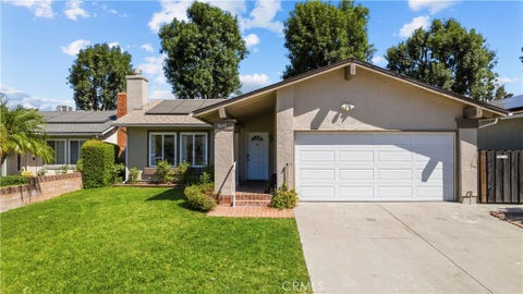 Photo of 5695 Bloomfield ST, Simi Valley, CA 93063 (MLS # SR26186943)