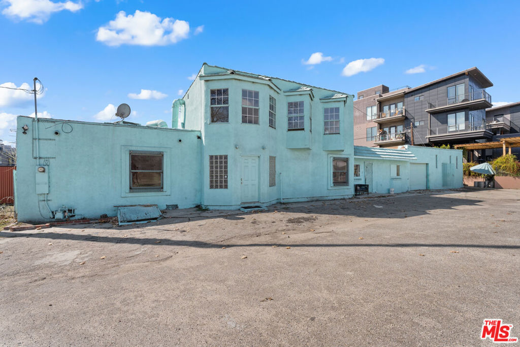 Properties 3 3051 N Coolidge Avenue