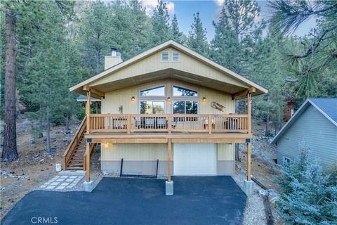 Photo of 15028 Chestnut Ct, Pine Mountain Club, CA 93222 (MLS # SR25276454)