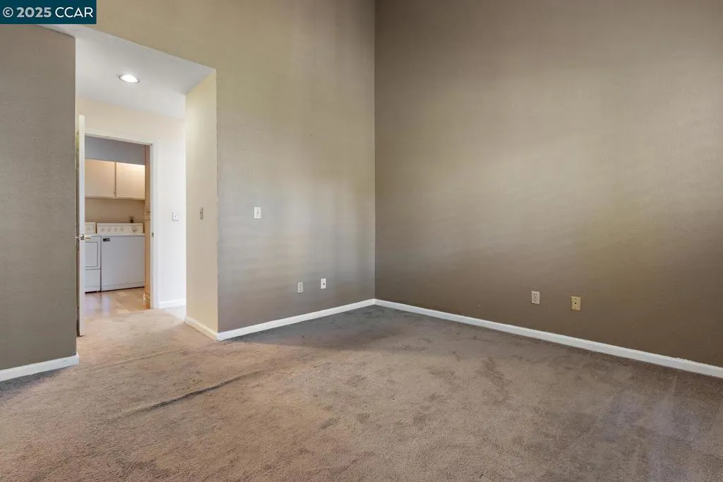 Martinez, California 94553, United States, 2 Bedrooms Bedrooms, ,3 BathroomsBathrooms,Residential,Active,162987