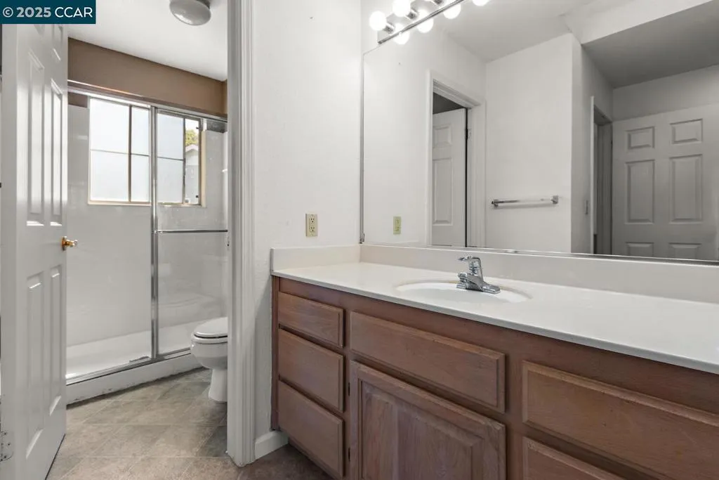 Martinez, California 94553, United States, 2 Bedrooms Bedrooms, ,3 BathroomsBathrooms,Residential,Active,162987