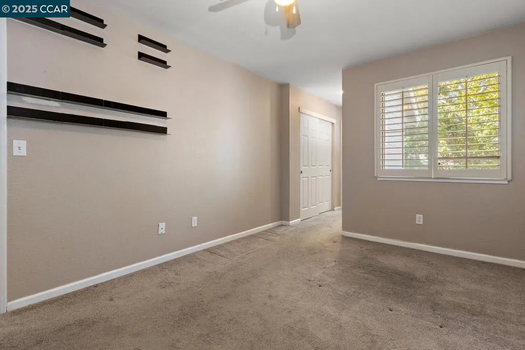 Martinez, California 94553, United States, 2 Bedrooms Bedrooms, ,3 BathroomsBathrooms,Residential,Active,162987