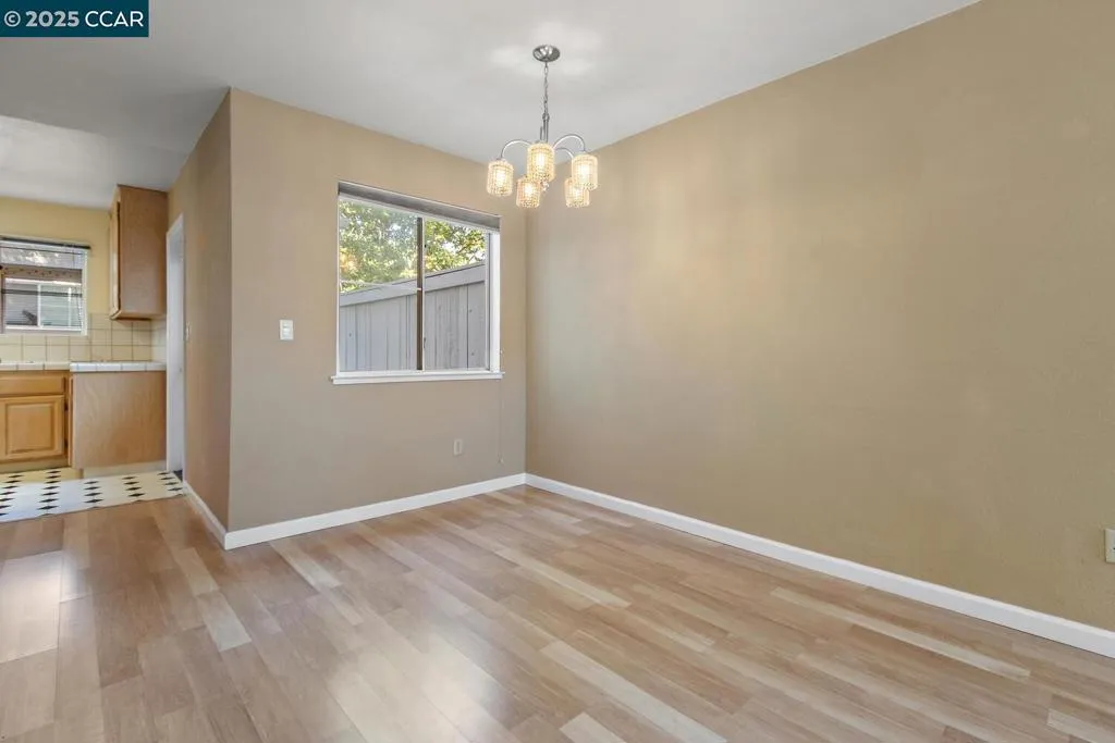 Martinez, California 94553, United States, 2 Bedrooms Bedrooms, ,3 BathroomsBathrooms,Residential,Active,162987