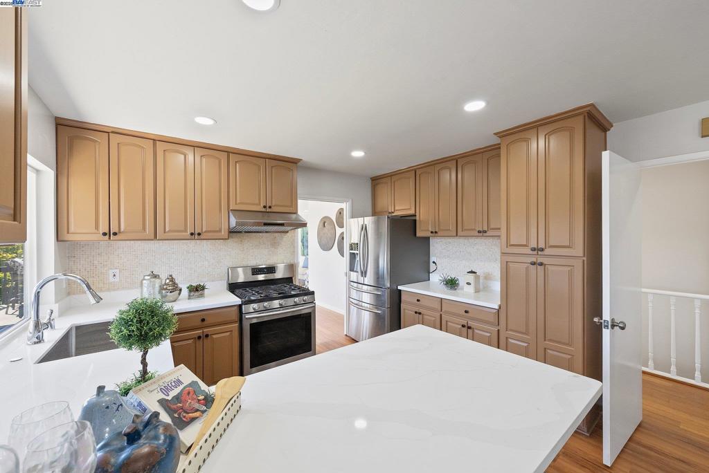 HAYWARD HILLS - Residential