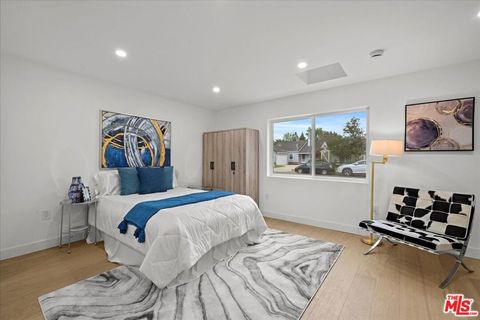 Photo of 5813 Saloma Avenue, Sherman Oaks, CA 91411 (MLS # 26641545)