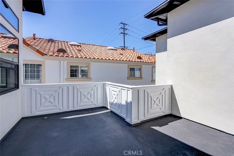 Tiny photo for 2604 Grant Avenue #B, Redondo Beach, CA 90278 (MLS # PV25197392)