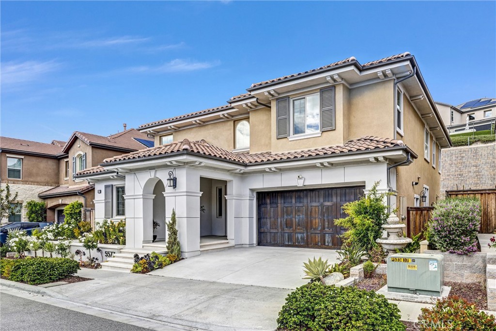 5577 Heritage Oak