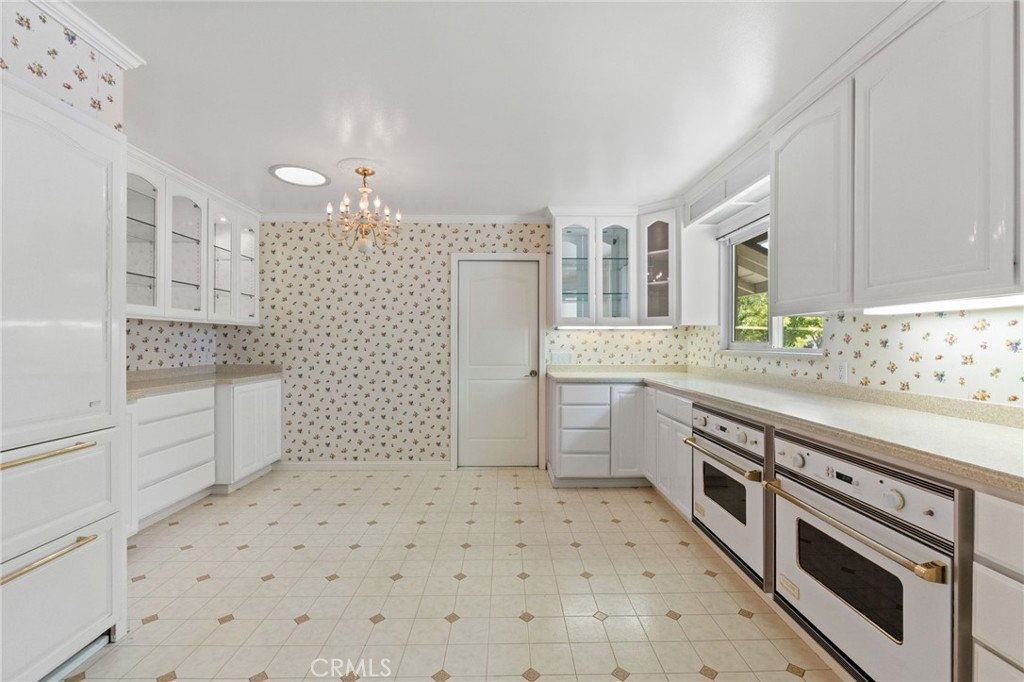 4875 Kinghurst Drive