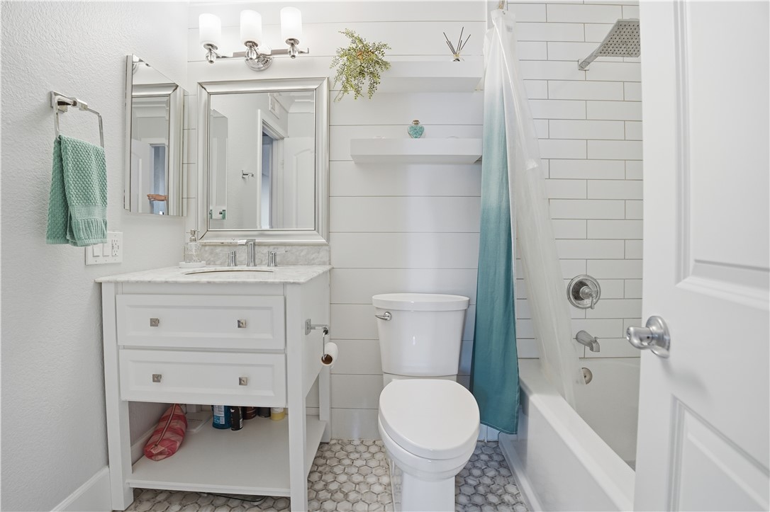 Village Walk (VLWK) - Residential