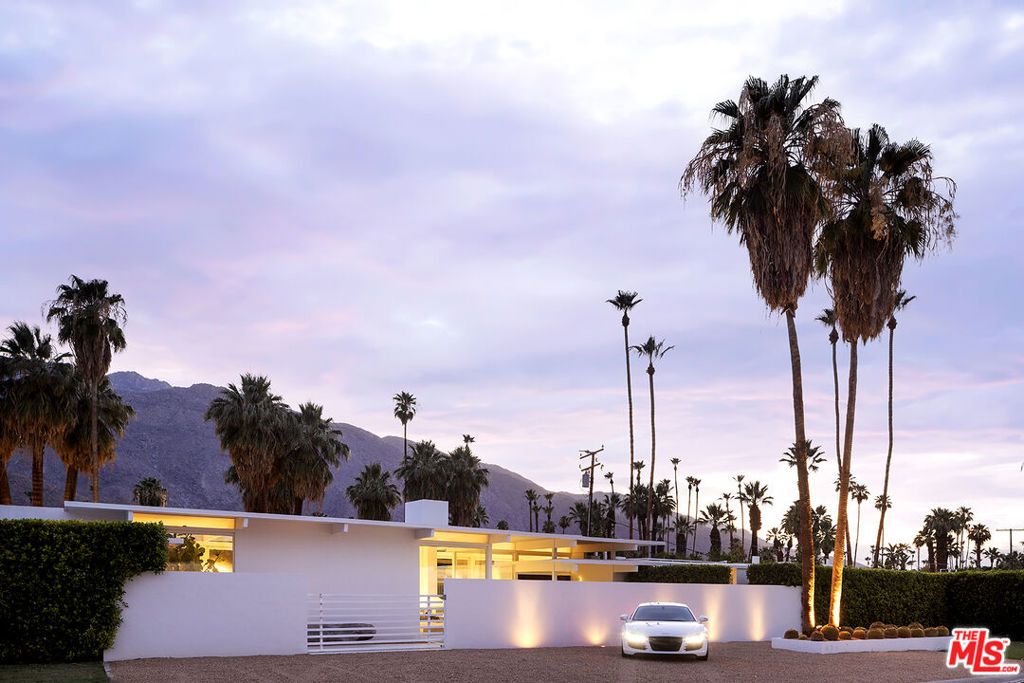 Photo of 1323 S Driftwood Drive, Palm Springs, CA 92264 (MLS # 25604411)